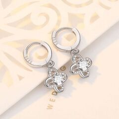 ≒j→→→m40-4/ブリリアントカットダイヤモンドＣＺゴージャスパヴェアーチピアスの画像