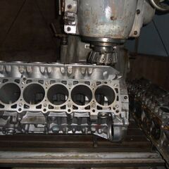 Mベンツ129SL専門ガレージ精密機器プラス内燃機の達人の画像