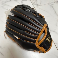 グローブ２つ、ボールセットの画像