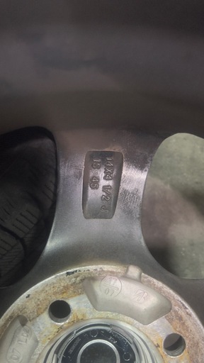 ★155/65R14 軽自動車　ブリヂストン　スタッドレスタイヤ　アルミ付き！　Nボックス　タント　ワゴンR