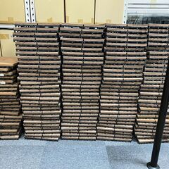 ウッドパネル　アイリスオーヤマ　30㎝×30㎝の画像