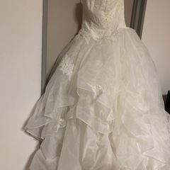 純白　ウェディングドレスの画像
