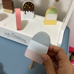 アイスクリーム屋さん　おしゃれな木のおもちゃの画像