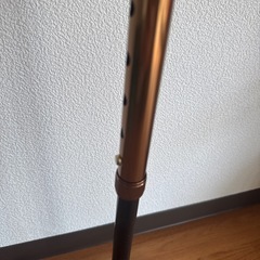アルミ製4点式杖美品高さ調整付きの画像