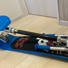 スノースクーター、折りたたみ機能付きの画像