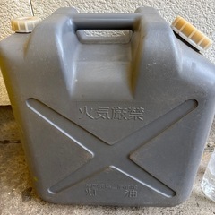【決定】1/20引き渡し限定 石油ファンヒーターと灯油缶の画像