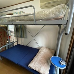 解体してある二段ベッド