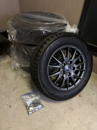 【美品】スタッドレスタイヤ・ホイール付4本セット:15インチ［プリウス、ノアなど］