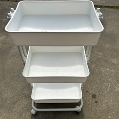 キャスター付きワゴン