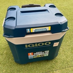 クーラーボックス　持ち運び可能