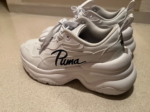 PUMA厚底スニーカー23.5cm