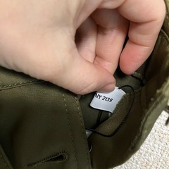 無料にします！サロペット（オーバーオール）カーキ色の画像