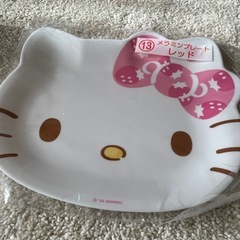 値下げ♪キティちゃんのぬいぐるみ　カップ　トレーなどの画像