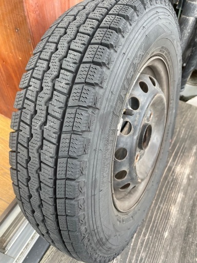 145R12 2023年製ホイル付きダンロップスタッドレスタイヤ