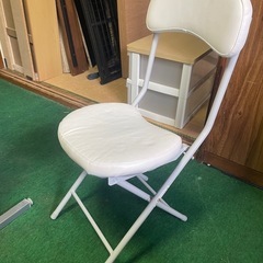 ニトリ　折りたたみチェア　バーミーズ