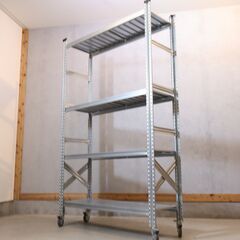 イタリア発祥の業務用シェルフ収納ブランド METALSISTEM(メタルシステム)の4段シェルフ。店舗什器などにもおススメのインダストリアルなオープンシェルフは飾り棚としても♪の画像