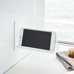 お風呂でスマホ、マグネットスタンドの画像
