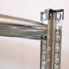 イタリア発祥の業務用シェルフ収納ブランド METALSISTEM(メタルシステム)の3段シェルフ/キャスター付き。店舗什器などにもおススメのインダストリアルなオープンシェルフは飾り棚としても♪の画像