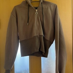 ショート丈パーカー（裏起毛）