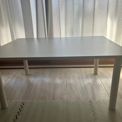 テーブル