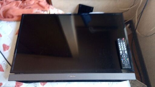 REGZA３２型テレビリモコンあり。起動しません。
