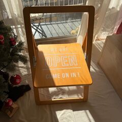 【2025/5/30受け取りまでの期間限定】折りたたみ 木製 椅子 サイン入りチェア1脚￥1000 の画像