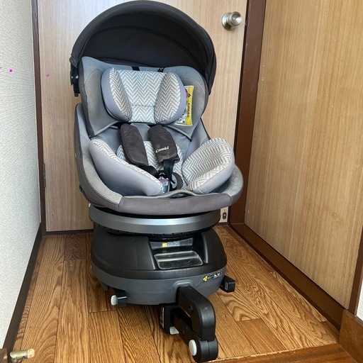 R129対応ISOFIX　コンビ回転式チャイルドシート