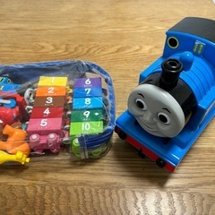 きかんしゃトーマス　おもちゃと貯金箱