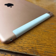 ゴールド【人気】iPad 第7世代 32GB A2198 セルラー iPad Wi-Fi + Cellular 32GB - ゴールド（第7世代） [整備済製品