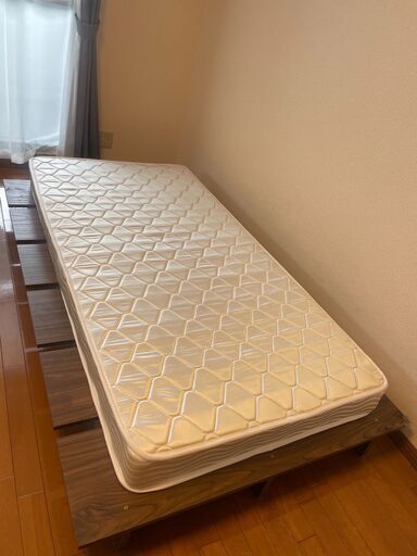 【引き取りに来てくださる方】LOWYAシングルベッドフレーム＆マットレス / [For those who can come pick them up] LOWYA Single bed frame \u0026 mattress