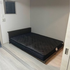 ダブルベッド フレーム＋マットレス付き