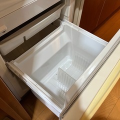 明日引き渡し限定！【美品】冷蔵庫SHARP SJ-S14S-W 2010年製137L