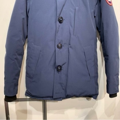 【ジモティー割】canada goose ネイビー ファー付きダウンジャケット
