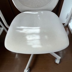 IKEAのデスクチェアの画像