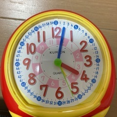 目覚まし機能付き時計の画像