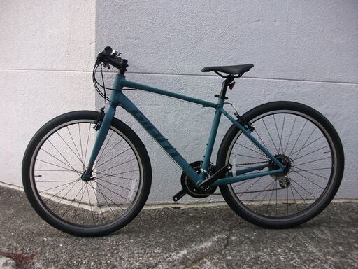 ☆新品・未使用　GIANT GRAVIER グラビエ　27.5インチ 24段ギア マットレイクブルー　クロスバイク 自転車 　サイクル
