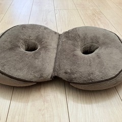 骨盤矯正　クッション　座布団