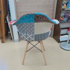 パッチワークチェア☆在庫1脚、シミ、オシャレなチェア【浜村鹿野温泉ICから3分 買取本舗 宮本リサイクル 営業時間9～19時 定休日水曜のみ←連絡できませんm(_ _)m】の画像