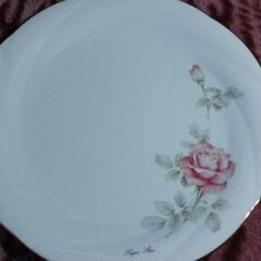 Noritake(ノリタケ) 大皿(薔薇)
