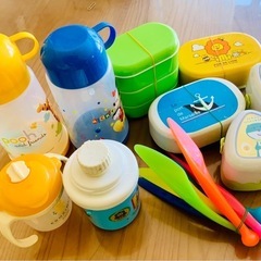 哺乳瓶、粉ミルク容器セットの画像