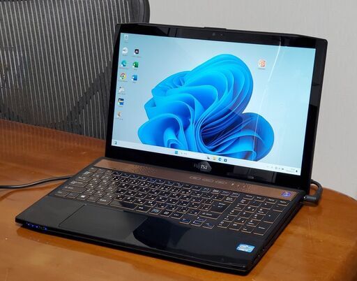 富士通15インチ 【win10+win11 起動8秒 CPUスコア4682】i7 新品SSD256GB/メモリ8GB/ office JW-CAD