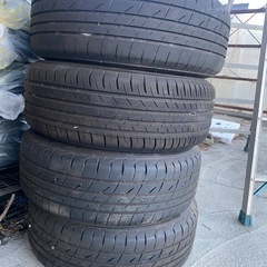 215/60R 16の画像