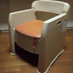 アロン化成 背付ポータブルトイレ楽立ADの画像