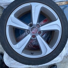 タイヤホイール　ボルボ　V40