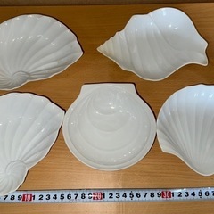 貝殻をモチーフにしたお皿