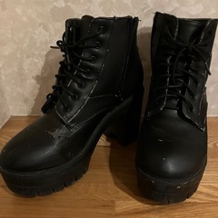厚底ショートブーツ