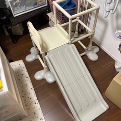 子供用の滑り台&ジャングルジム