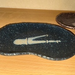 お皿とフリーカップのセットの画像