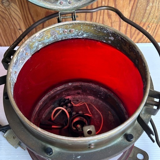 日本船燈 　赤色　左舷灯　大型 オイルランプ 航海灯 昭和レトロ アンティーク 日本船燈 赤色 左舷灯 大型 オイルランプ 航海灯 昭和レトロ