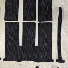 アルファード40系フロアマット　ボルトステップレスの画像